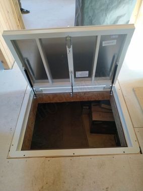 Напольный люк Самоподъемный Невидимка уголок 900*900 Напольный люк Самоподъемный Невидимка уголок 900*900